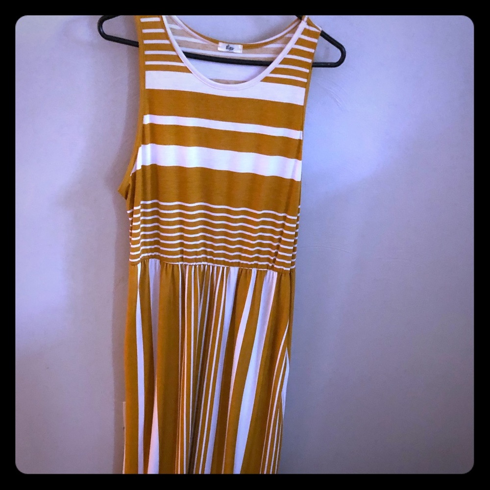 Cute 2X Tank Maxi Dress in Mustard and White! ⭐️❤️